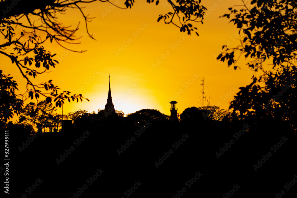 Obraz premium Khao Tang Guan, The top of the hill is a major ancient mountain, with an elevator on the hill. Phra that Chedi Luang Sala Phra Wihan Daeng, Lighthouse , Thailand's popular tourist in Songkhla