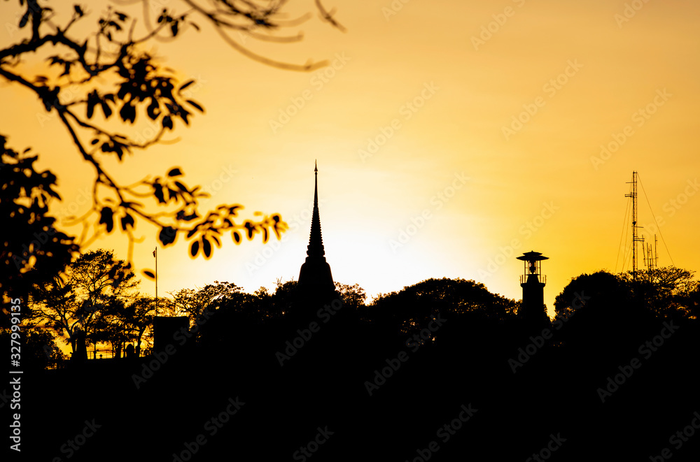 Obraz premium Khao Tang Guan, The top of the hill is a major ancient mountain, with an elevator on the hill. Phra that Chedi Luang Sala Phra Wihan Daeng, Lighthouse , Thailand's popular tourist in Songkhla
