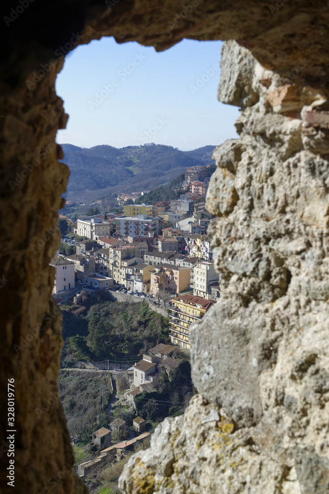 La ville de Tolfa en Italie