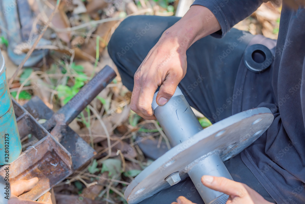 Obraz premium Repair groundwater pipes..