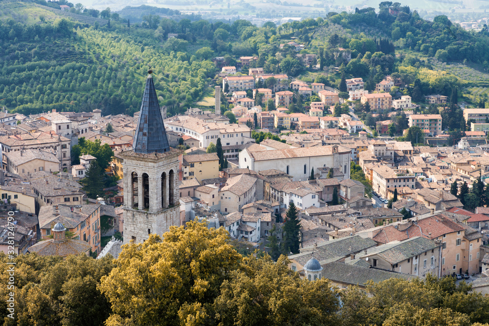 Spoletoi, Umbria. Panoramica della città dall'alto