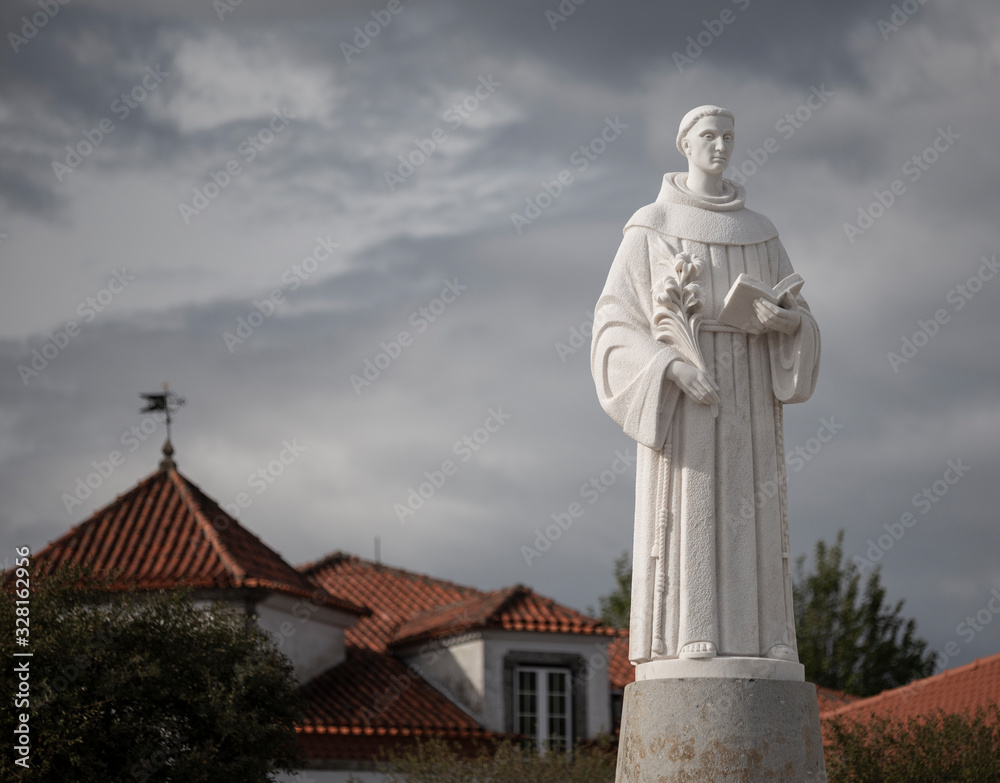 Fototapeta premium Historical white Statues from Sameiro Sanctuary in Braga, Minho, Portugal.