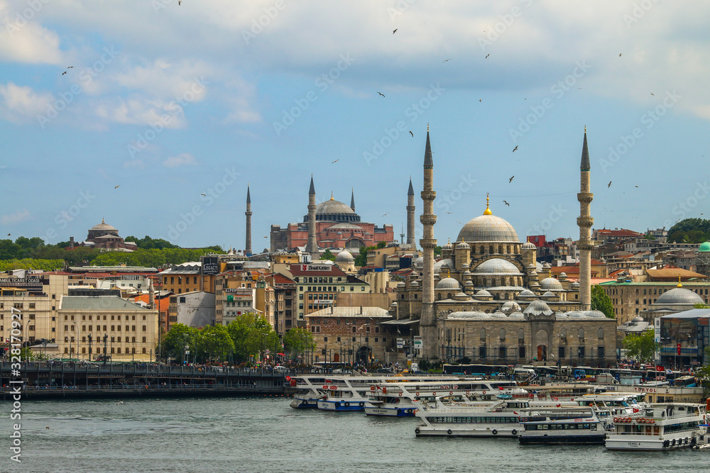 Naklejka premium Meczet Hagia Sophia z daleka