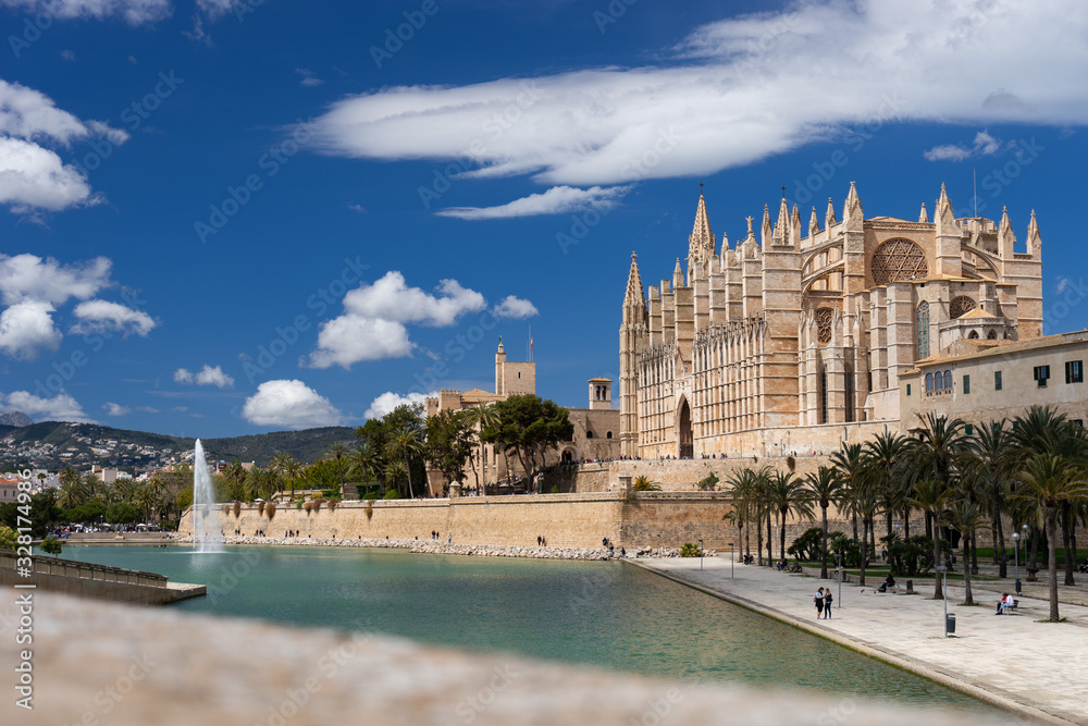 Cathedral and La Almudaina Palace in Palma de Mallorca, Spain Cathedral and La Almudaina Palace in Palma de Mallorca, Spain