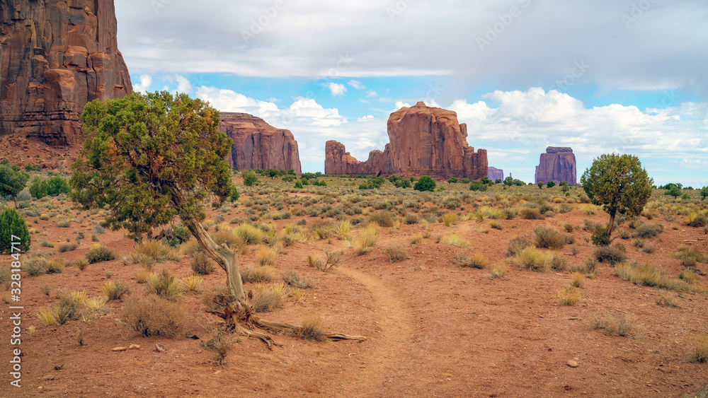 the scenic drive in the monument valley, usa