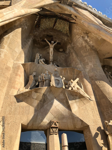Statues on La Sagrada Familia