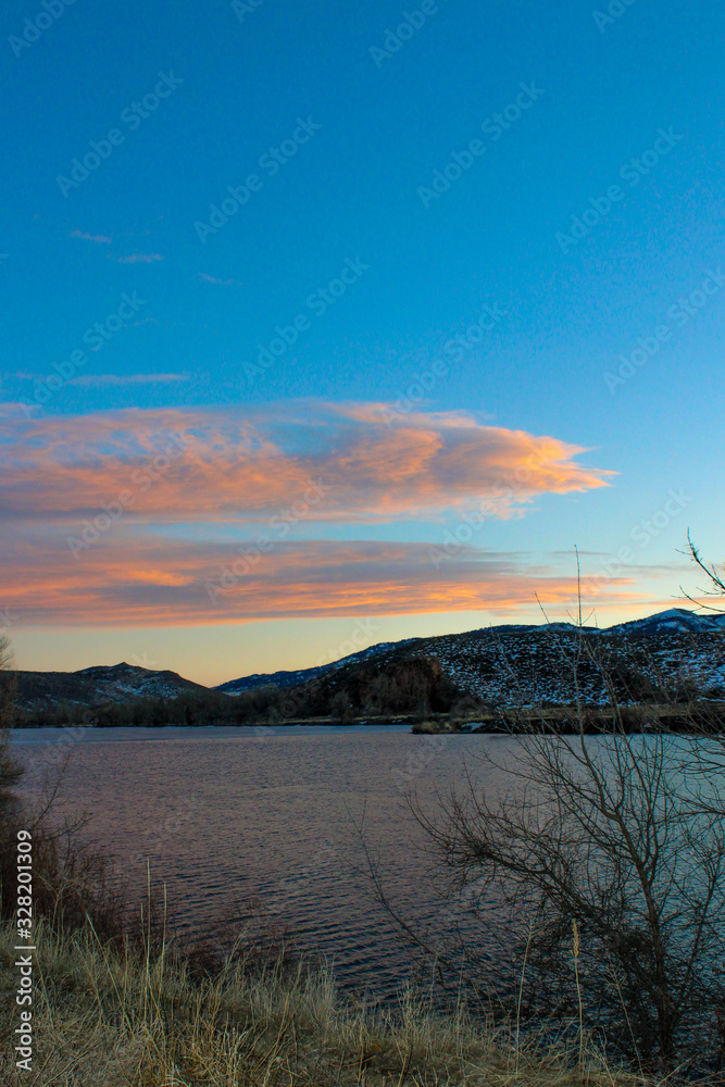 Fototapeta premium sunset over lake
