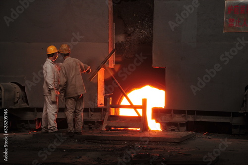 Metal smelting casting