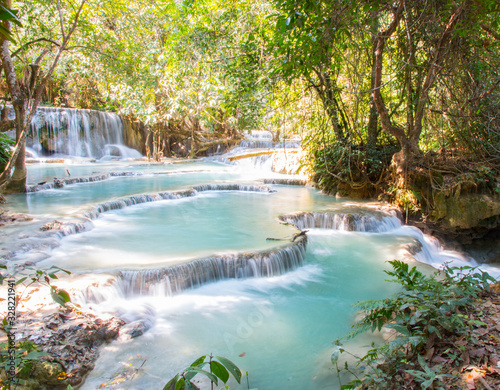 Fototapeta Naklejka Na Ścianę i Meble -  Kuang Si Waterfalls, Luang Phrabang, Lao