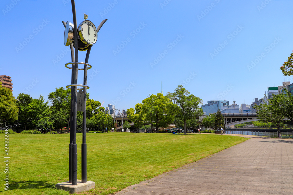 大阪 中之島公園の芝生広場 Stock Photo Adobe Stock