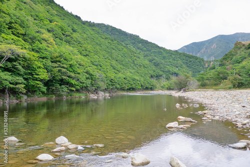 北海道の山から流れてくる川の風景。