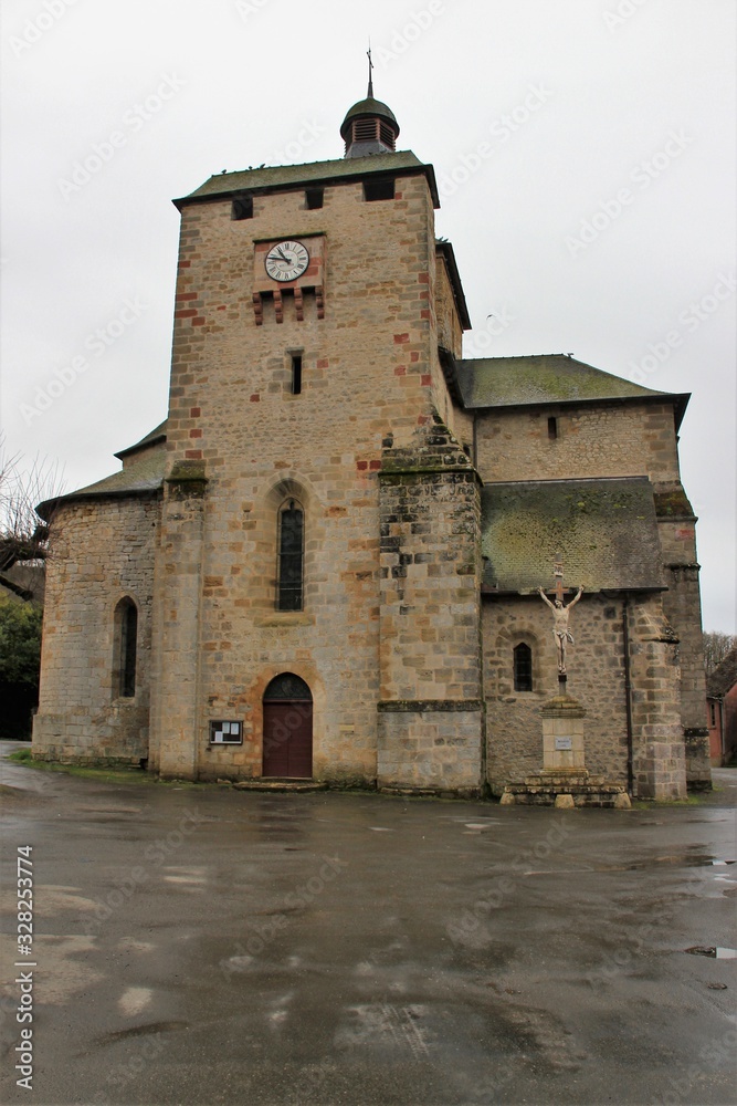 Eglise de Saint-Michel-de-Bannières (Lot)