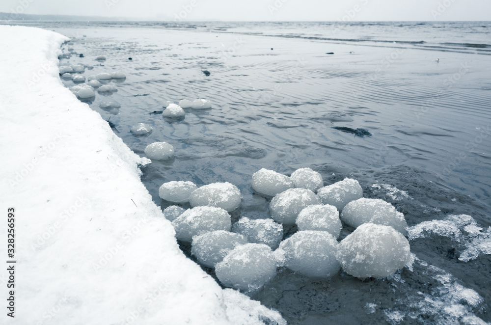 Ice balls of natural origin. Gulf of Finland