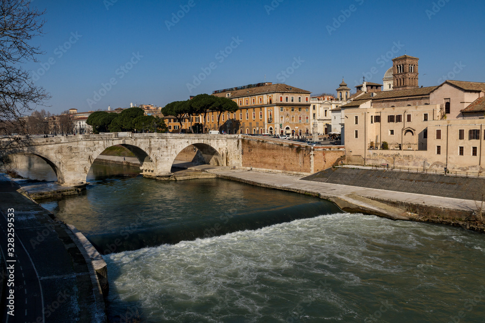 River Tiber in Roma.