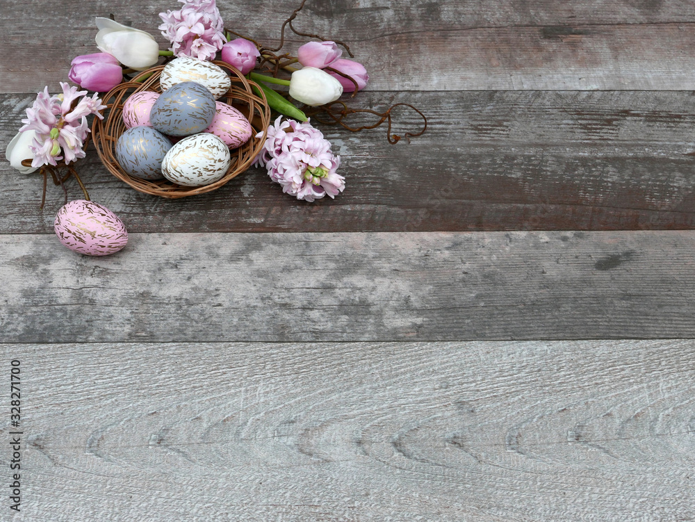Osternest mit Tulpen und Hyazinzthen Osternest mit Tulpen und Hyazinzthen
