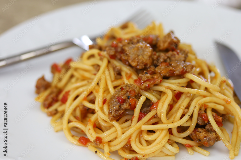 spaghetti au boeuf et aux poivrons