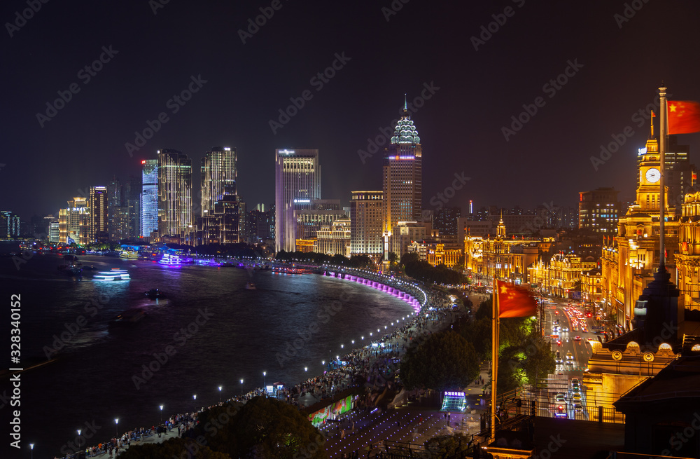 Fototapeta premium Waitan bank in Shanghai by Huangpu river in China 