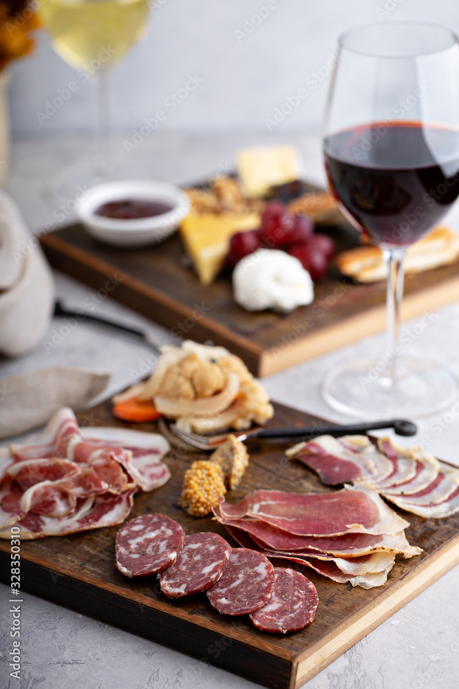 Φωτογραφία Meat charcuterie board