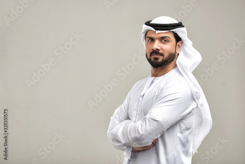Arabian man with traditional dress Fototapeta