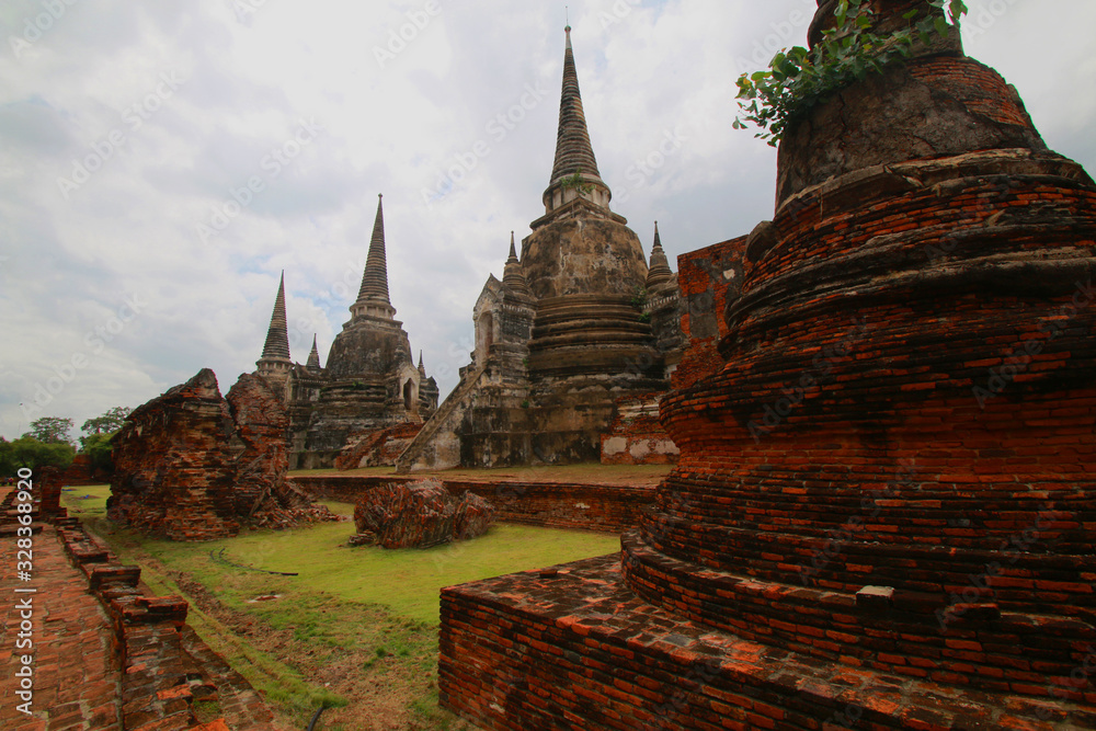 Fototapeta premium temples antiques à Ayutthaya en Thaïlande