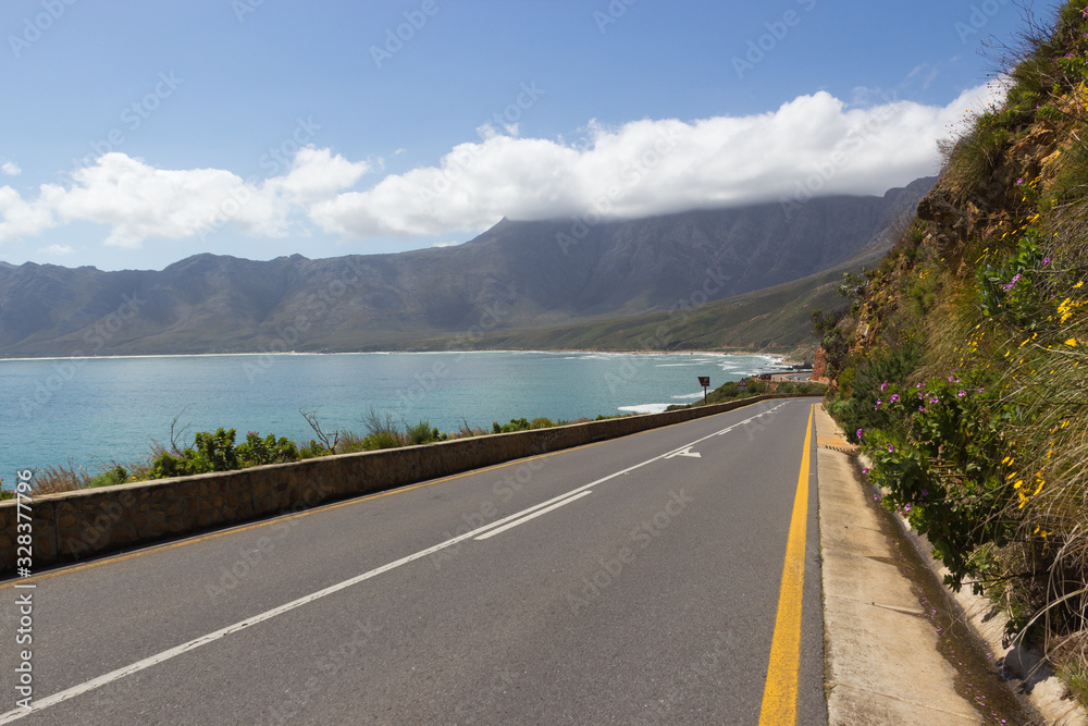 Obraz premium Straße an der False Bay, Kapstadt, Western Cape, Südafrika
