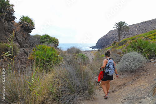 playa mujer senderista almería cala del toro 4M0A7412-as20 photo