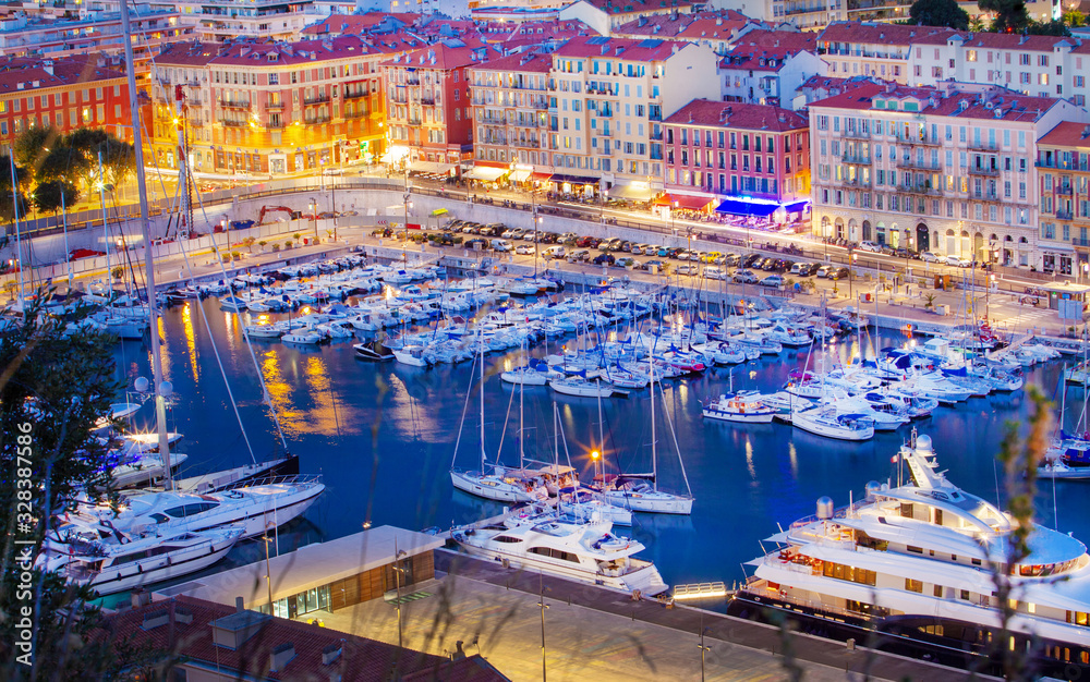 Port of Nice Lympia    at  blue  hour