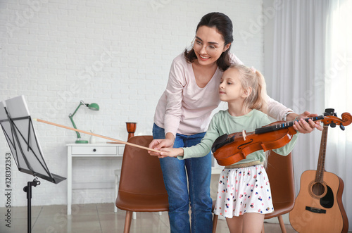 Private music teacher givin...