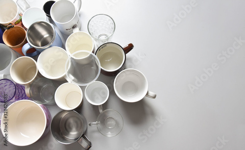 many cups