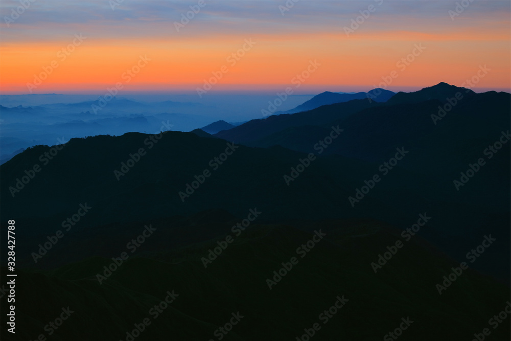 Obraz premium Mountain view in the morning.