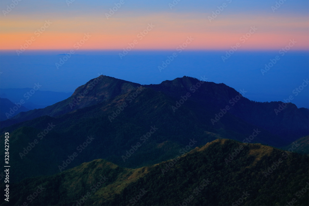 Obraz premium Mountain view in the morning.