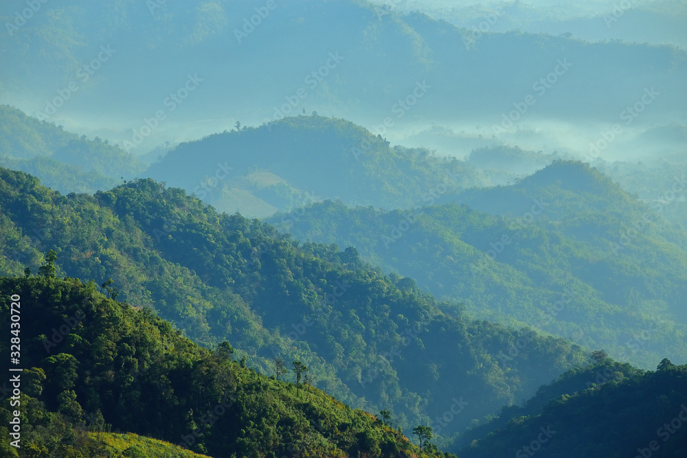 The green mountains in the morning are sunny. The green mountains in the morning are sunny.