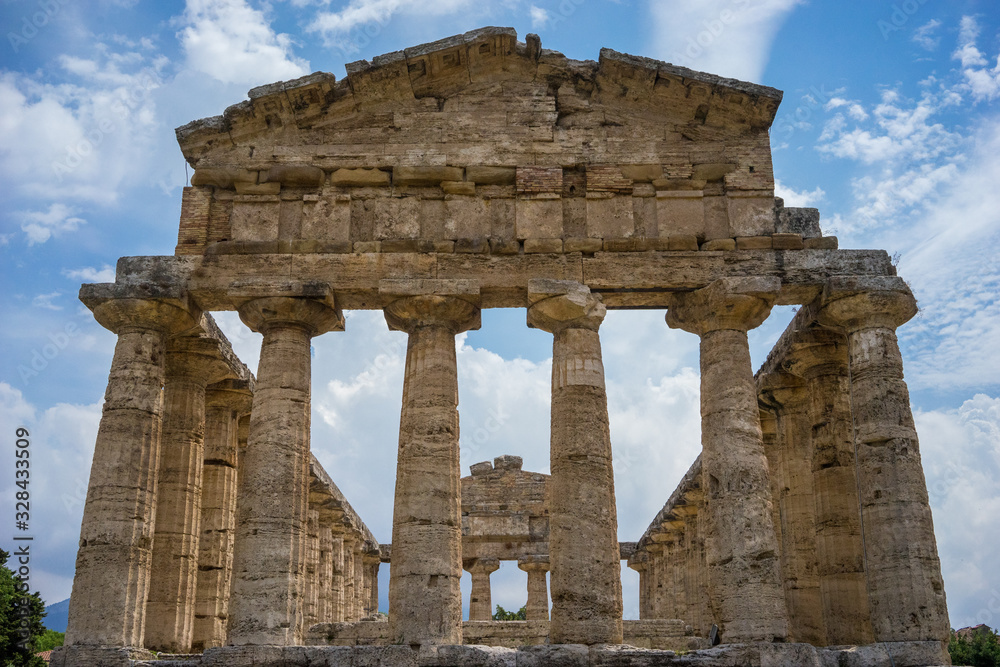 beautiful greek temples in italy