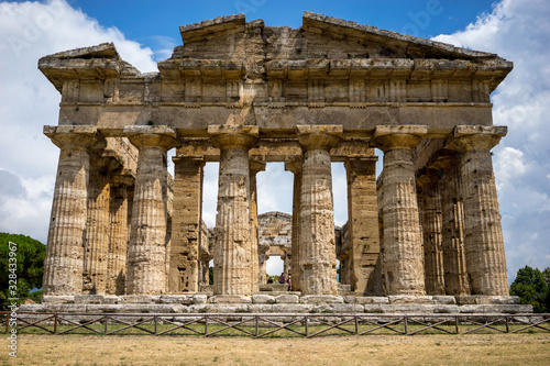 beautiful greek temples in italy