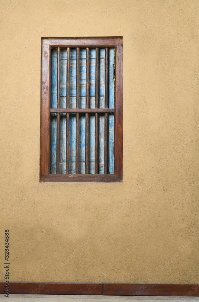 Obraz premium old type window with wall