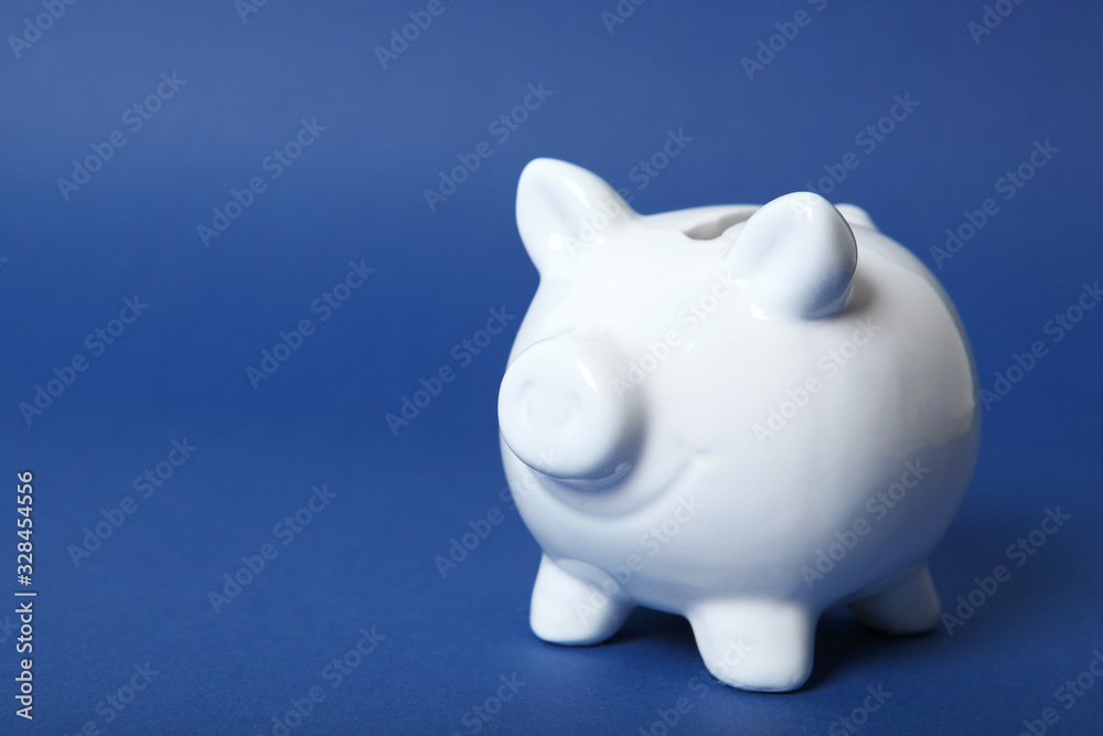 piggy piggy bank on a colored background. The concept of saving money. piggy piggy bank on a colored background. The concept of saving money.