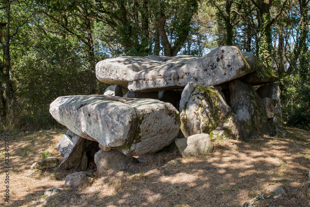 Dolmen de Roch-Feutet near Carnac in Britanny Dolmen de Roch-Feutet near Carnac in Britanny