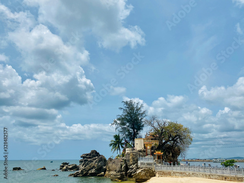 Dinh Cau Tempel in Duong Dong, Phu Quoc, Vietnam photo