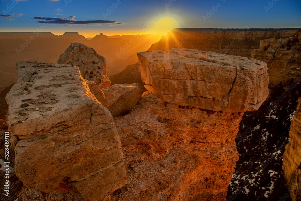 Fototapeta premium view to Grand Canyon in sunrise light
