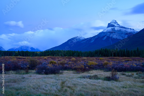 Pilot Mountain Banff  Alberta Kanada travel destination