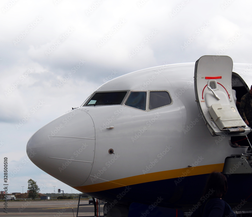 The head of the airplane The head of the airplane