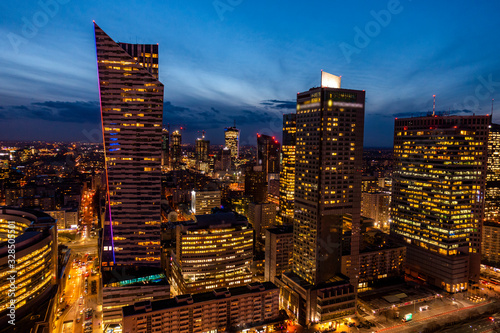 Obraz na płótnie Warszawa warsaw noc nocą wieżowce panorama w salonie