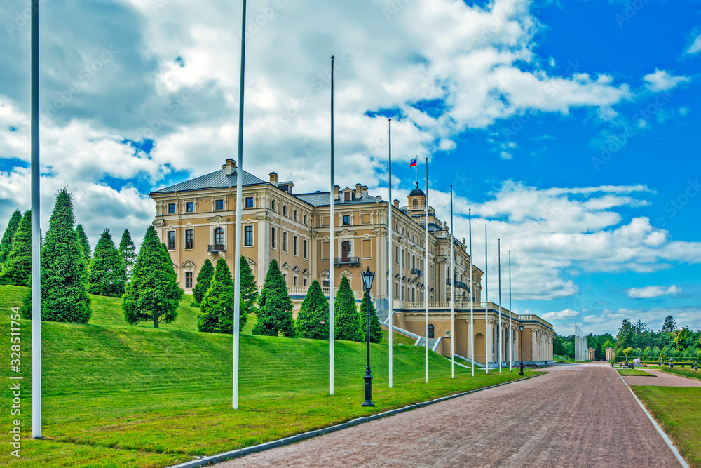 Fototapeta premium Konstantinovsky Palace (Federal Palace of Congresses). Strelna. St. Petersburg. Russia