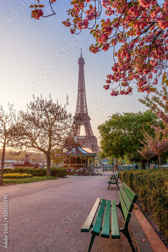 Eiffel Tower with spring trees in Paris, France © Tomas Marek