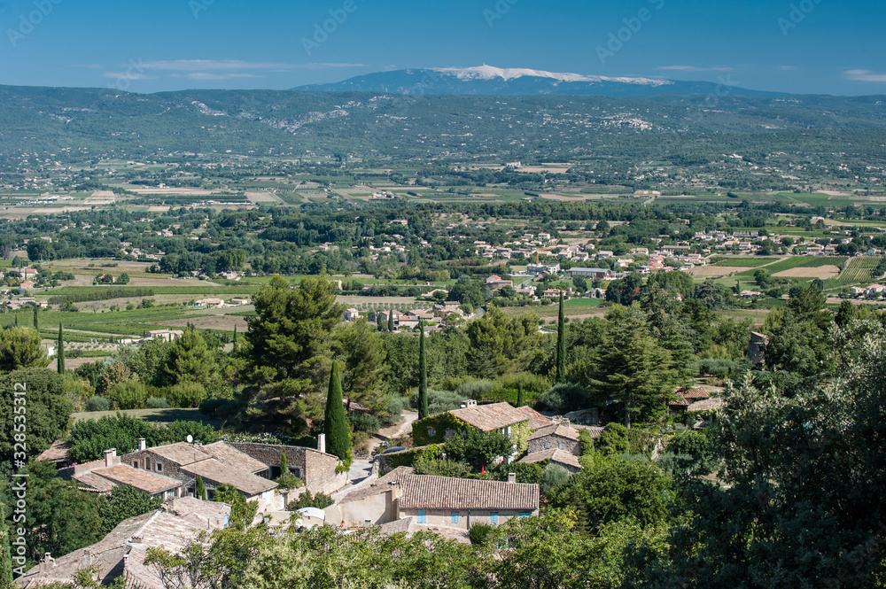 Blick von Oppède le Vieux zum Mont Ventoux