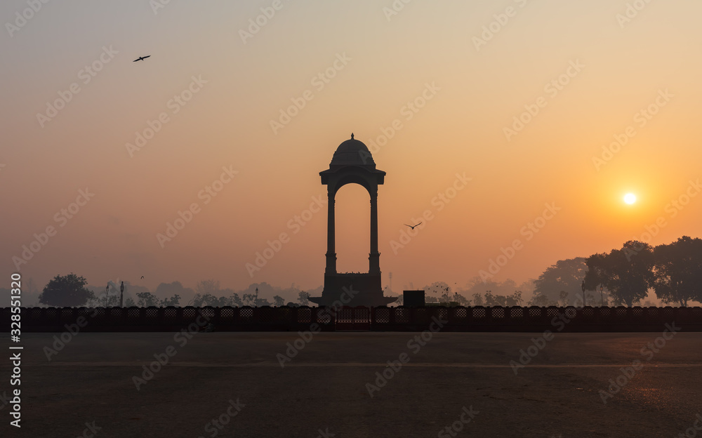 Fototapeta premium New Dehli Canopy near the India Gate, sunset view