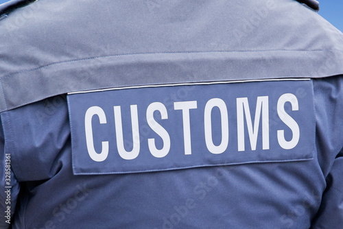customs officer,  (symbol image)