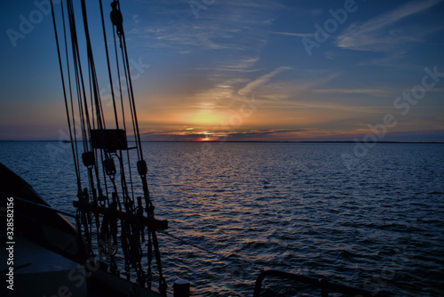 Sonnenuntergang Auf segelschiff