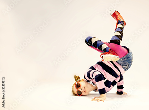 Slika na platnu exceptional girl, great dancer, exceptional pose for dance