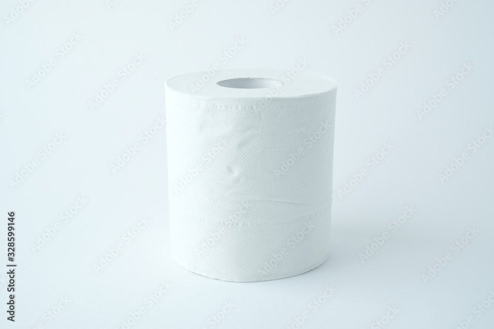 白背景の1個のトイレットペーパー 01 白背景の1個のトイレットペーパー 01